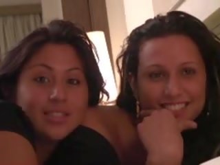 Görmek how these two tremendous ispaniýaly ýaşlar sisters take turns to