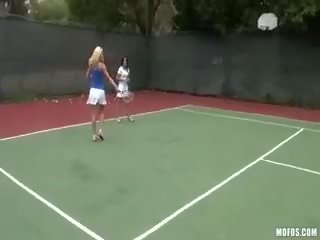 Tenis lessons: how to handle the taşşak