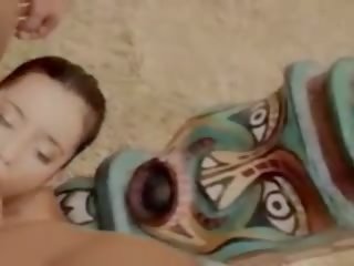 ブルネット 吸います 二 ディックス アット 同じ 時間 外