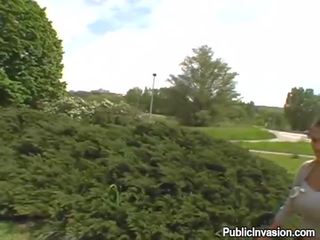 Une vigoureux phallus chevauchée exercice