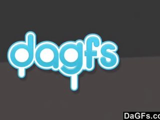 Neighbors lassie krijgt hard anaal porno