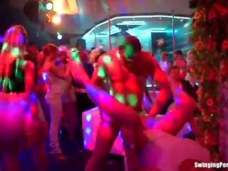 Bi zabava kurbe so zajebal v odrasli film orgija