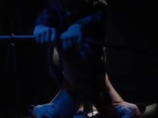 눈을 가리고 femme fatale 도착 coitus 로 견장 에