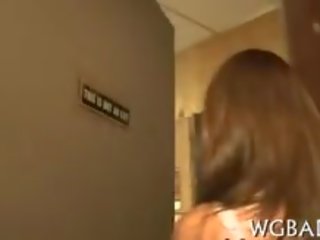 야한 과 야생 파티 와 심술쟁이 과 꿀