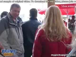 Curly blondie licks the shaft and fucks in the jalan