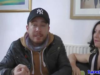 Stockinged brit mom aku wis dhemen jancok fucks in front of pangilon