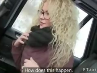 Curly haired pirang kurang ajar in fake taxi in publik