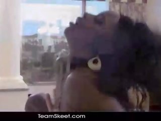 Teenyblack langsing perempuan hitam remaja fucked facialized