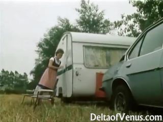 Retro vokiškas x įvertinti klipas - plaukuotas putė brunetė dulkinimasis į camper