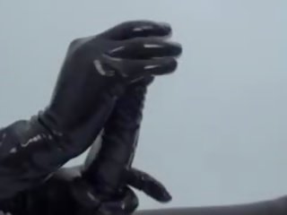 Lateks gul loves to touch itself
