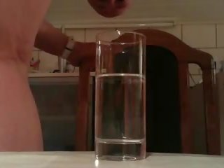 Velika 6 krat pod vodo vrhunec v a steklo od vode !