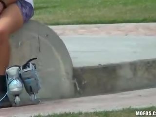 Skater femme fatale agrees to fuck with stranger