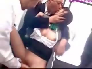 Darling squirting while fingered sordyrmak sik fucked by 2