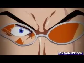 Rinnakas hentai tüdrukud saab squeezed tema bigtits ja gangbanged