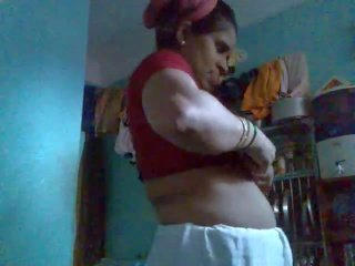 Indian Aunty Wearing Saree immediately afterwards Bath