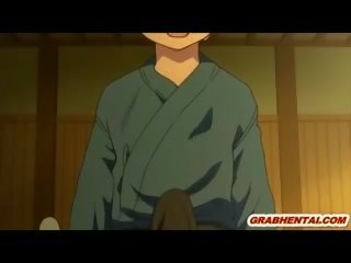 Japonská hentai dostane vymačkaný ji bigboobs a olízl ji