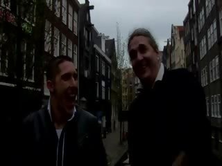Lucky turist gets to pick which köçe gyz he wants in amsterdam