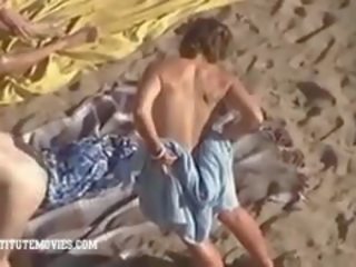 I mirë vajzat para shkoj e tyre gomarë i mbushur