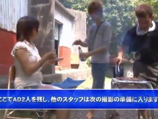 Kyoka Mizusawa Touches Her Groupmate's Meat go into Air