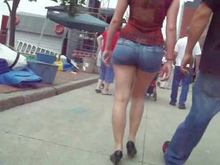 Magnificent gambe candido culo