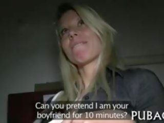 Babe Offers Her Wet Beaver