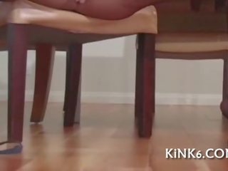 Με πλούσιο στήθος μωρό συμπαθεί καμήλα θέα