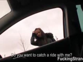Hitchhiker pusaudze gina devine pirmais publisks sekss filma ar a svešinieks