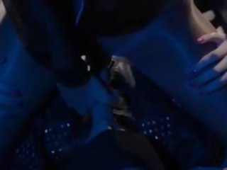 Gözi ýapylan enchantress gets fuck by strap on