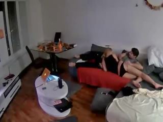 Russo giovane femmina guarda xxx film