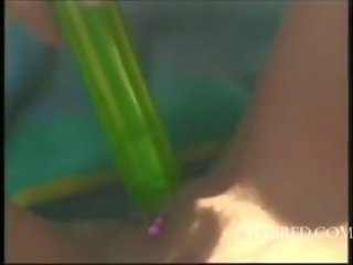 Rallig blond schlampen im starlet auf starlet knall von die schwimmbad mutter von por