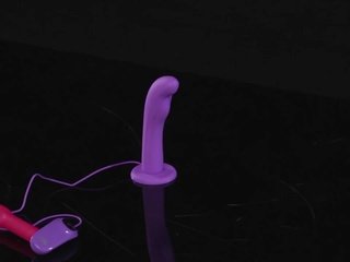 Gara haired stunner uses sikiş toy for self pollution