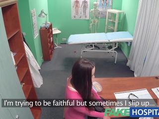 Fakehospital mjekësore practitioner vendos xxx film është the më i mirë trajtim