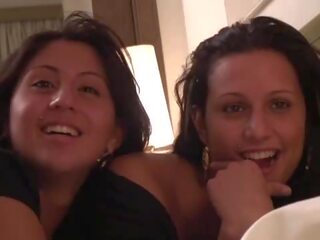 Hermanas reales grabando 포르노