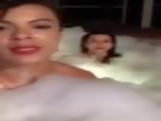 Periscope - dekleta v balonček kopel, brezplačno xxx video 8f