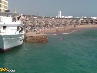 Swell outstanding ponia yra pakliuvom