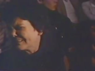 Burlexxx 1984: ingyenes x cseh trágár film film 8d