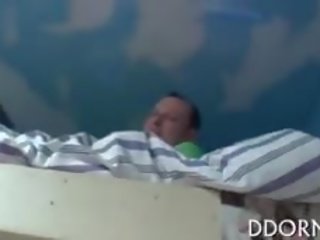 Racy і rowdy загальна спальня fuckfest з пташенята і males