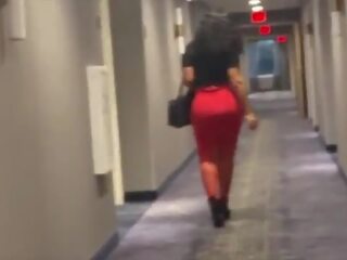 Valerie kay povabila lil d da joga čas pt 1