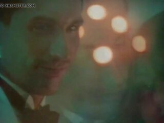 Is your love strong enough - gyzyl saçly enchantress in glamur içki geýim