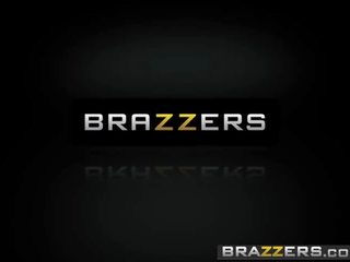 Brazzers - teens like it big - avi love seth gamble - amjagaz on the basseýn table - trailer preview