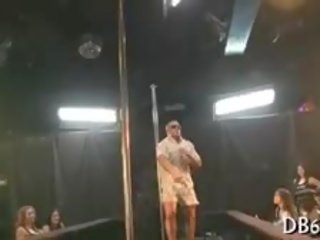 Veliko od bang na ples tla