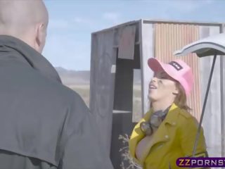 Prsatá blondýnka anální v finále fantazie cosplay kostým