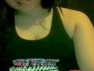 Půvabný mademoiselle olizuje ji nips na chat