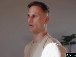Two rival harby privates jeremiah cruze and blain oconnor have to ýüz the music together as they have intimate ulylar uçin movie