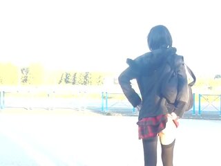Enchanting 枯瘦 crossdresser kimi 電視 公 在戶外 bottomless