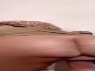 Resnas pakaļa liels bumbas manhood transex