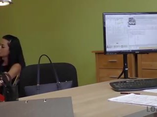 Loan4k seductress je stavke s čudno posojilo sredstvo po