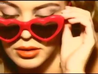Kylie minogue charming mix ultimate kaki sikil bokong abs pasuryan