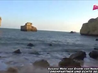 Susana aus evn- deutsch zierlich teenager draußen strand.