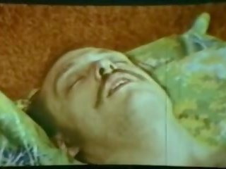 E moçme peeping mashkull merr me fat